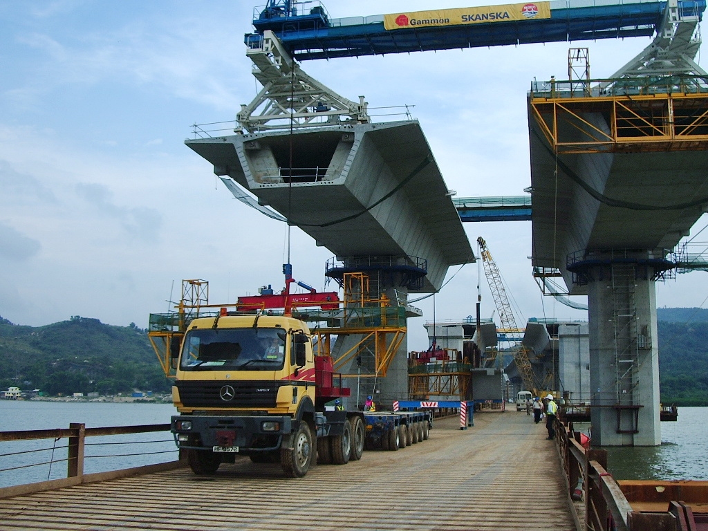 Huge segment is pick up by launching girder